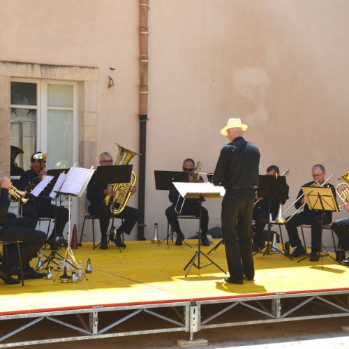 Concert en plein air à Noto en Sicile en mai 2018